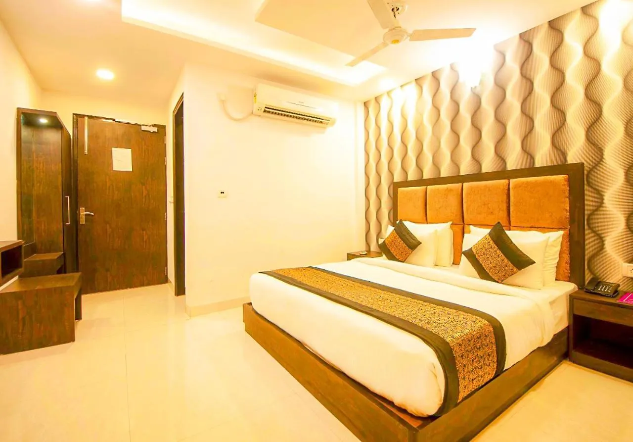 Hotel Grand Belwood Near Delhi Airport New Delhi 3*,