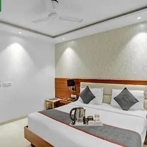 Hotel Wowstops-clark Near Delhi Airport