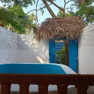 Hostel Calaila
